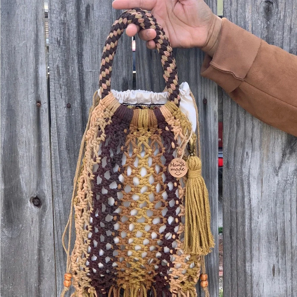 Vintage macrame handbag with Strap - Picture 9 of 16